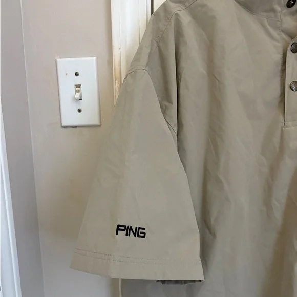 NWT!! Ping Brand Pull-Over Short Sleeve Rain Jacket in Khaki with Crest Logo - Picture 3 of 10
